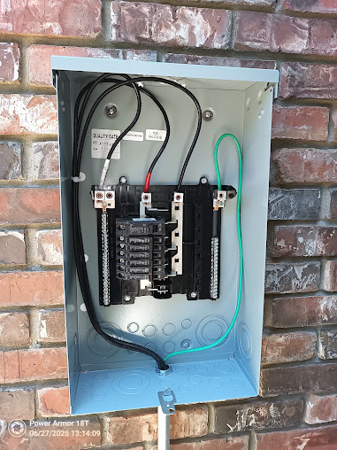 Electrical panels and service equipment — AltoService project photo 303