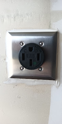 Electrical outlets and receptacles — AltoService project photo 334