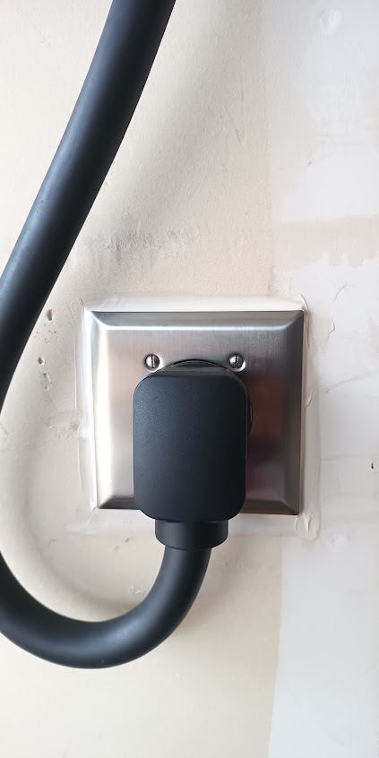 Electrical outlets and receptacles — AltoService project photo 339