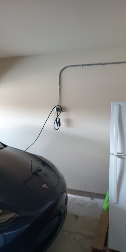 Electrical outlets and receptacles — AltoService project photo 387