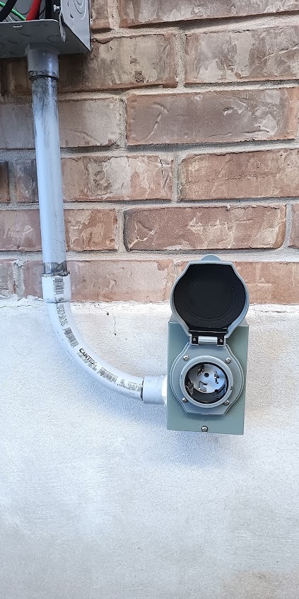 Electrical outlets and receptacles — AltoService project photo 419