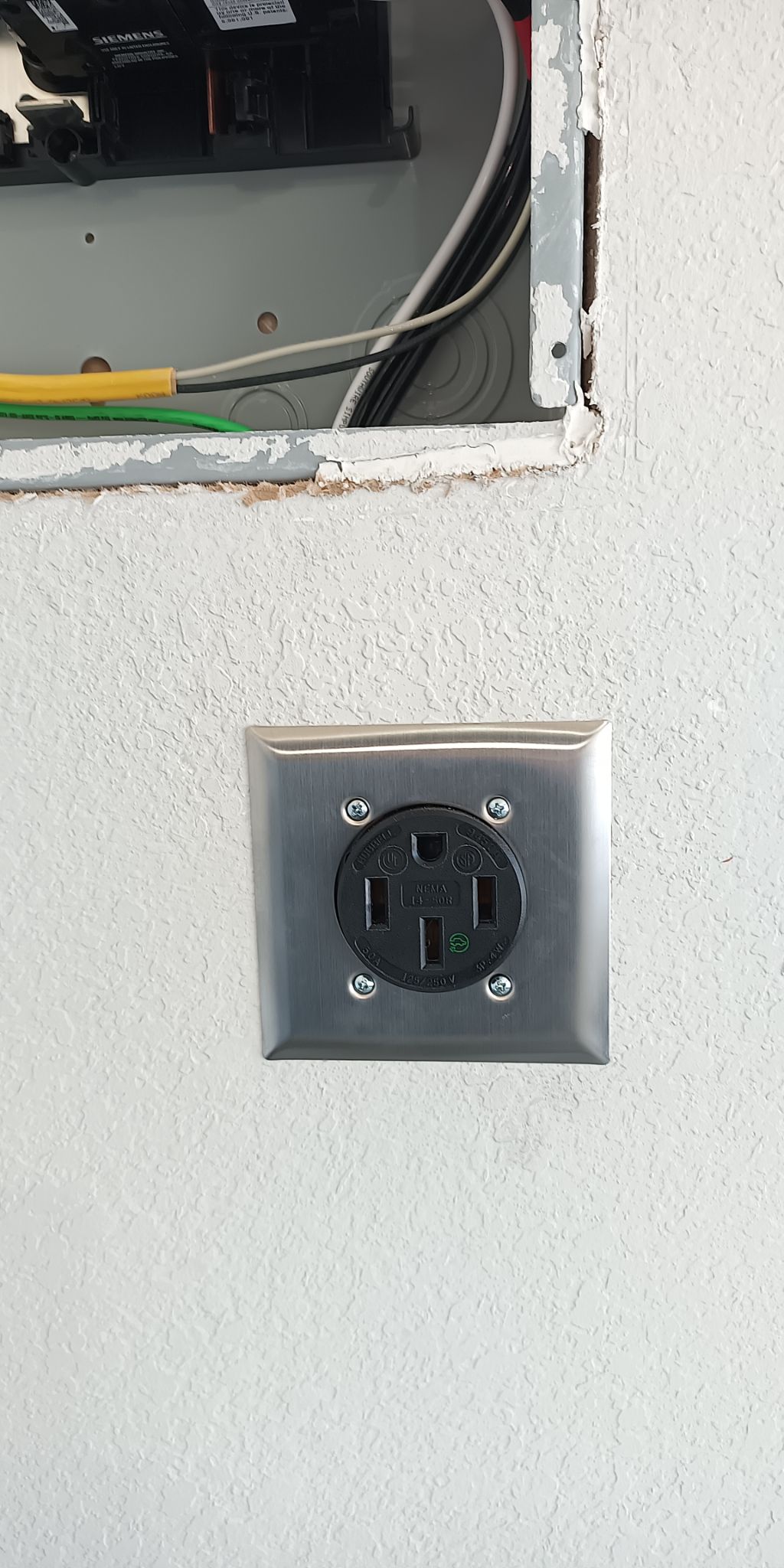 Outlets electrical work - Work 128